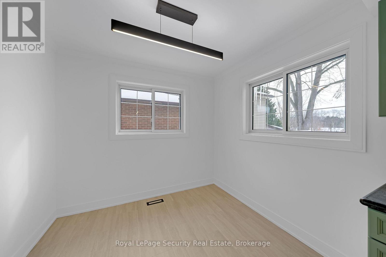 3370 Rhonda Valley, Mississauga, ON - Indoor Photo Showing Other Room