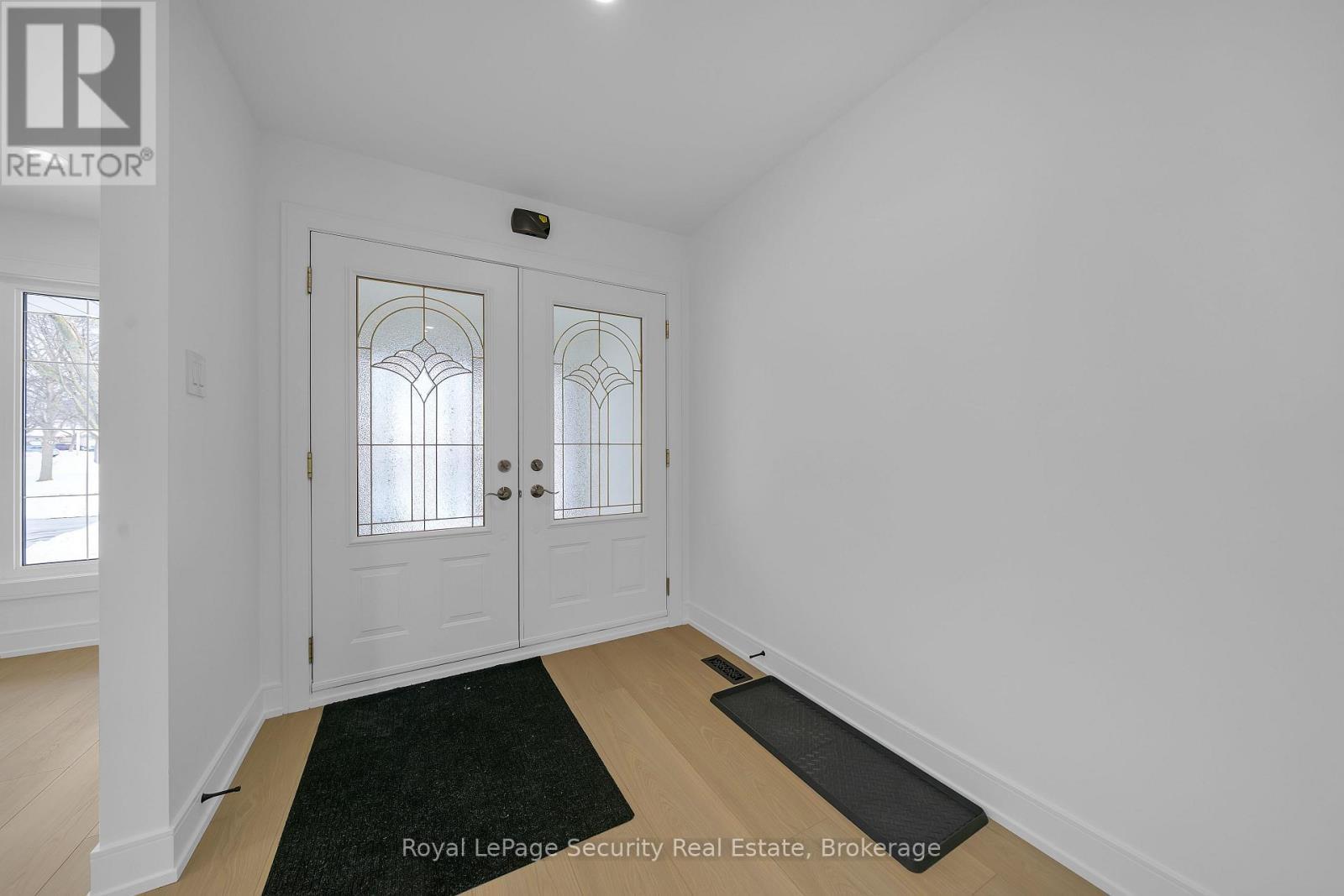 3370 Rhonda Valley, Mississauga, ON - Indoor Photo Showing Other Room