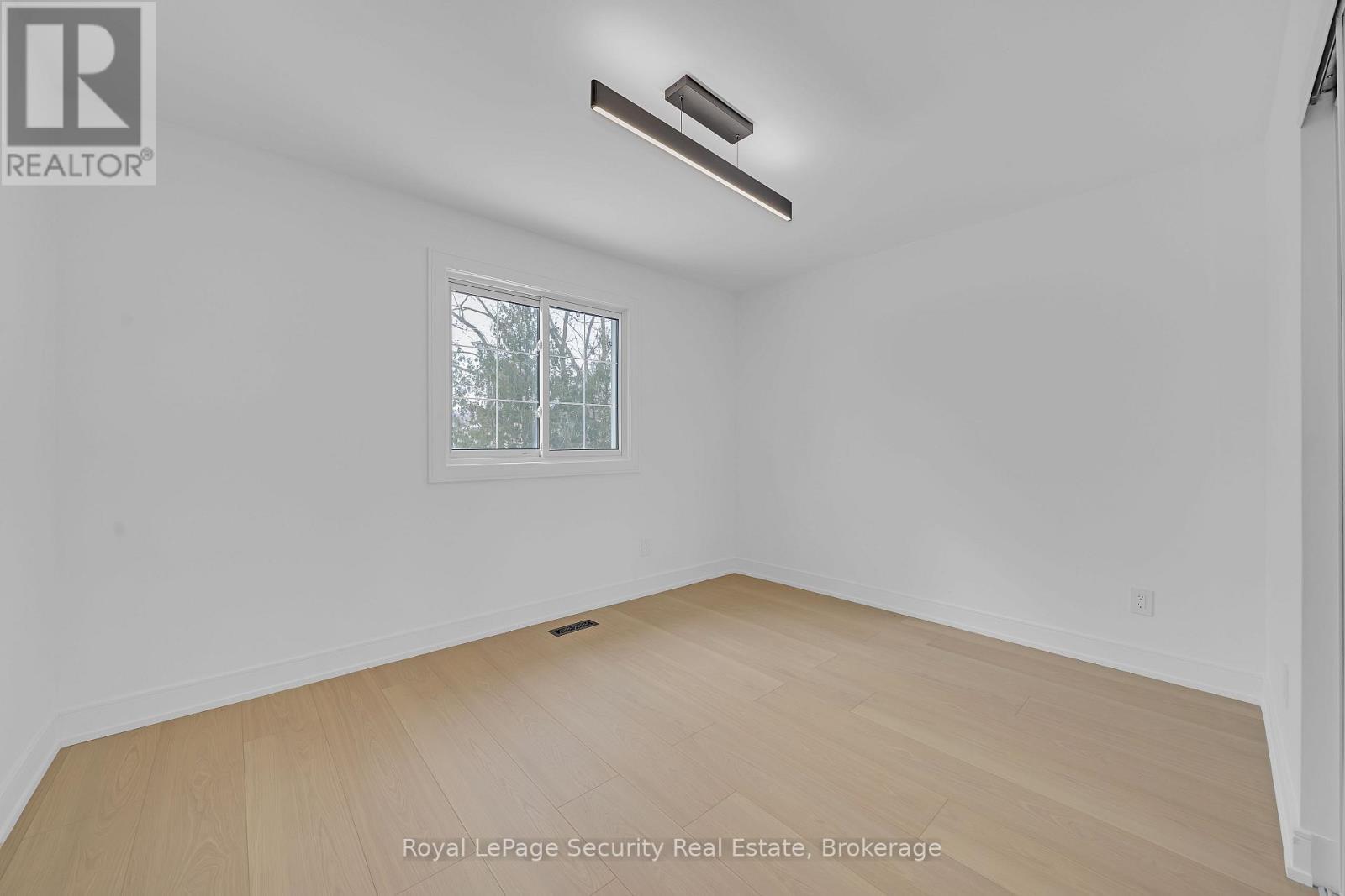 3370 Rhonda Valley, Mississauga, ON - Indoor Photo Showing Other Room