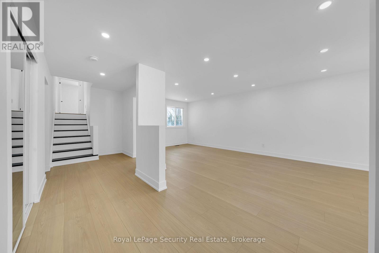 3370 Rhonda Valley, Mississauga, ON - Indoor Photo Showing Other Room