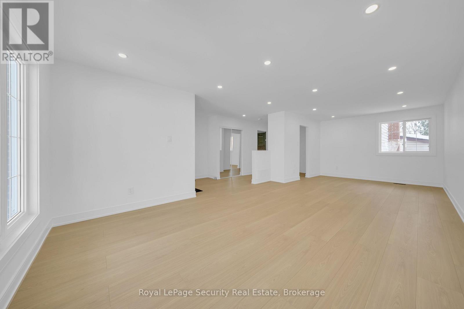 3370 Rhonda Valley, Mississauga, ON - Indoor Photo Showing Other Room