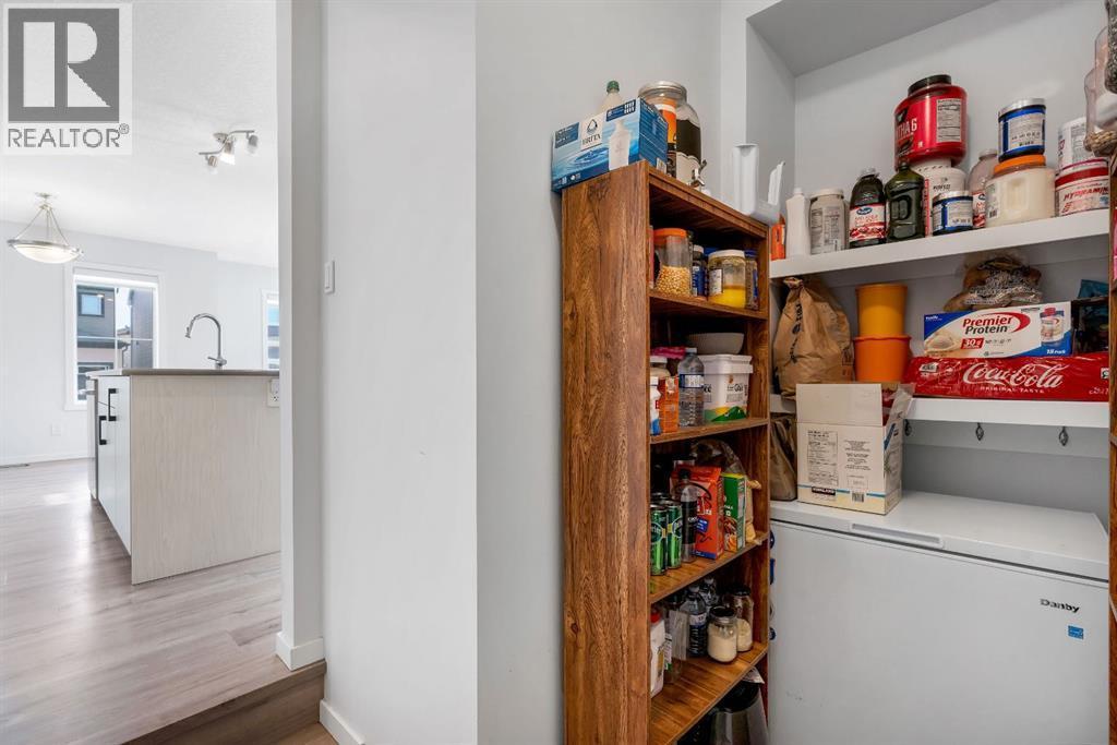 4 Southwinds Gate Sw, Airdrie, AB - Indoor Photo Showing Laundry Room