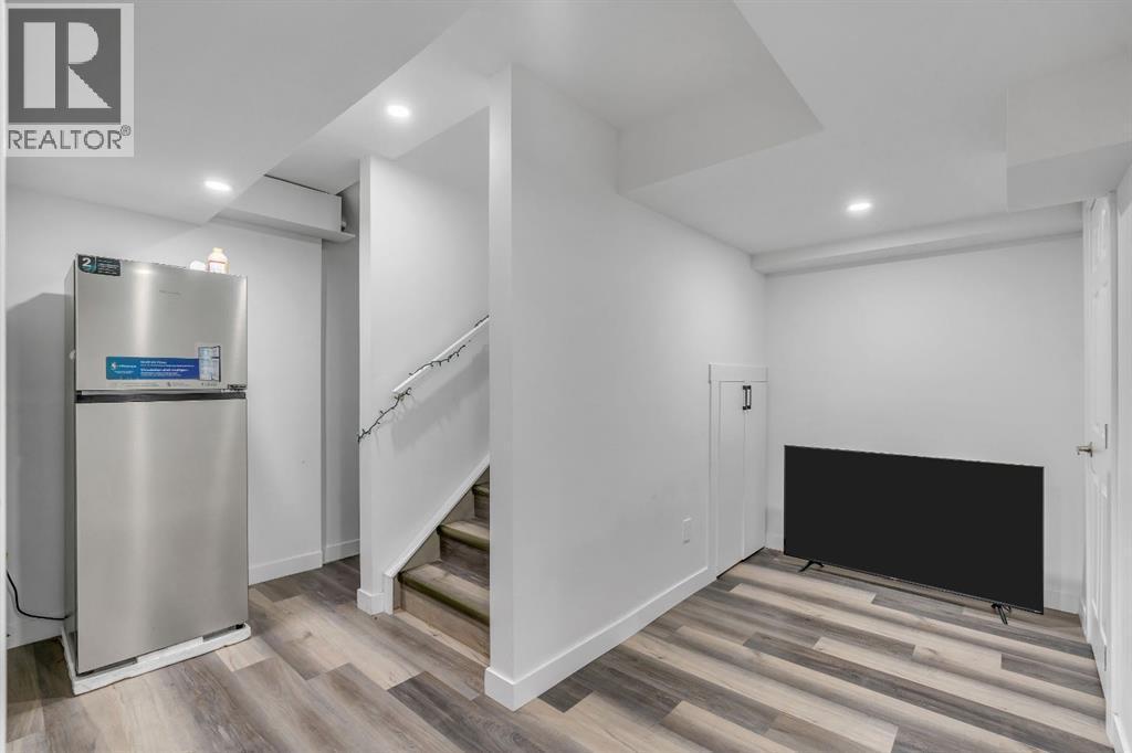 4 Southwinds Gate Sw, Airdrie, AB - Indoor