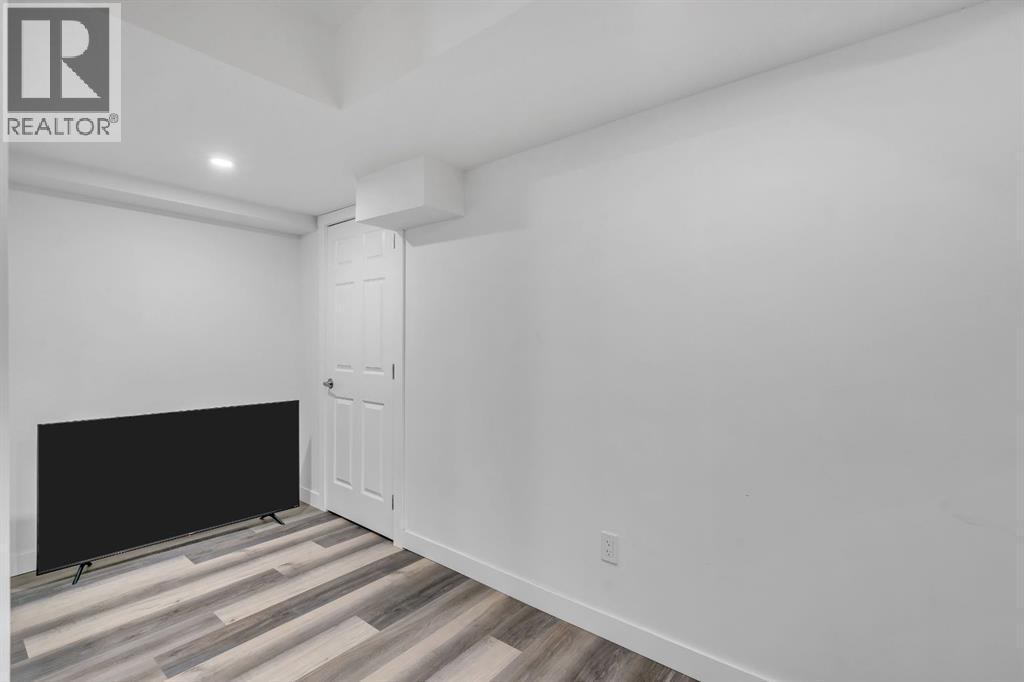 4 Southwinds Gate Sw, Airdrie, AB - Indoor Photo Showing Other Room