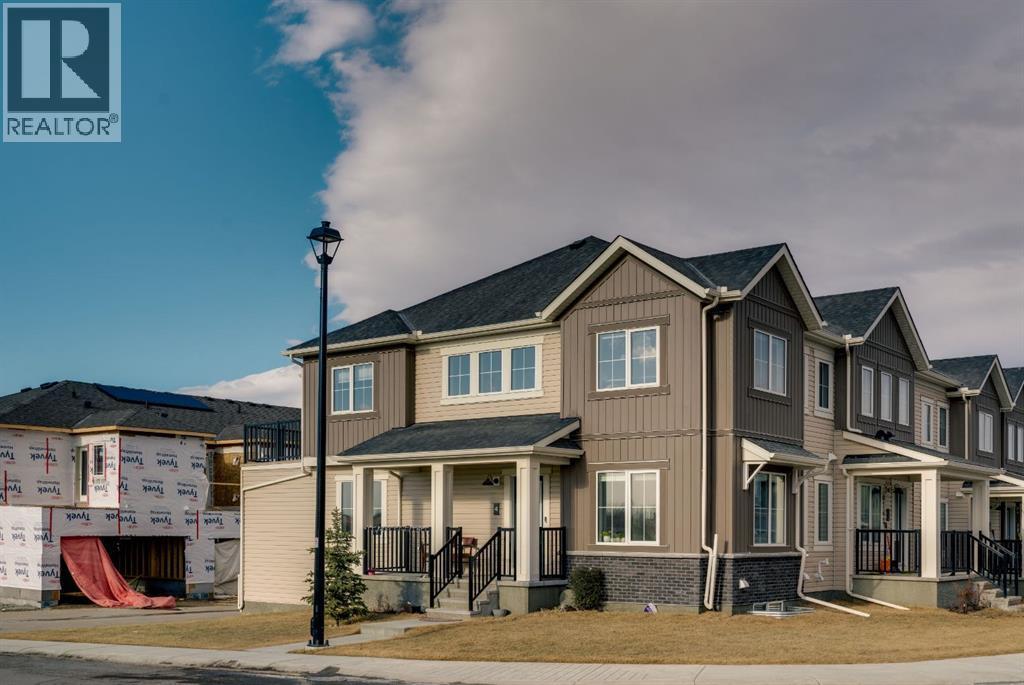 4 Southwinds Gate Sw, Airdrie, AB - Outdoor With Facade