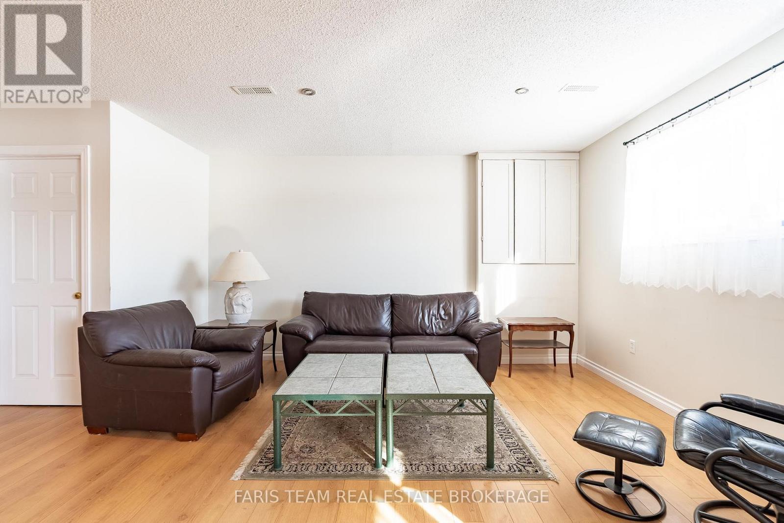 360 Concession Road 6 E, Tiny, ON - Indoor Photo Showing Living Room