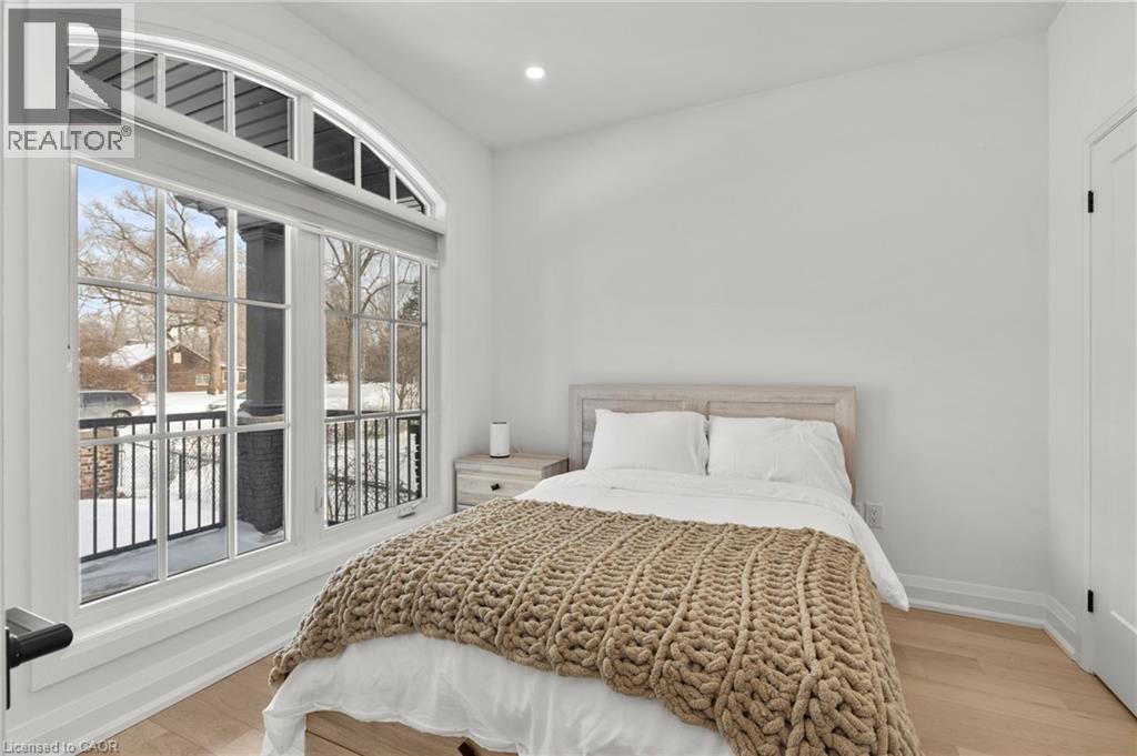 3709 Ryan Avenue, Fort Erie, ON - Indoor Photo Showing Bedroom