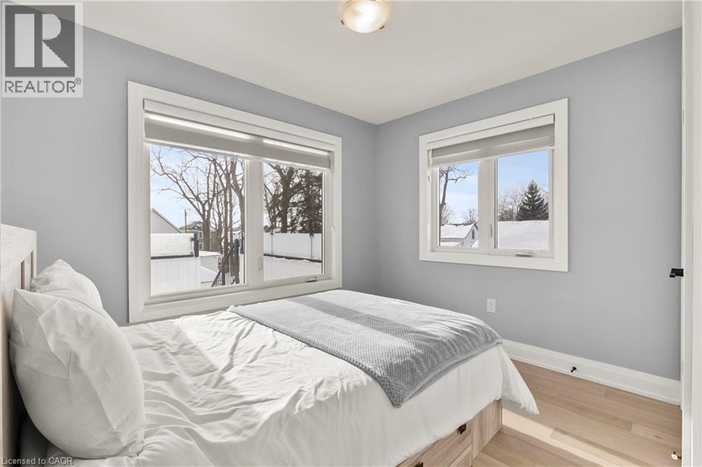 3709 Ryan Avenue, Fort Erie, ON - Indoor Photo Showing Bedroom