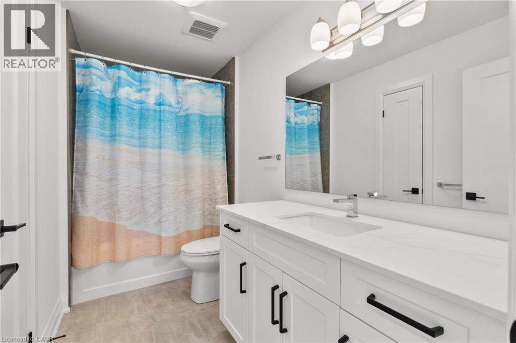 3709 Ryan Avenue, Fort Erie, ON - Indoor Photo Showing Bathroom