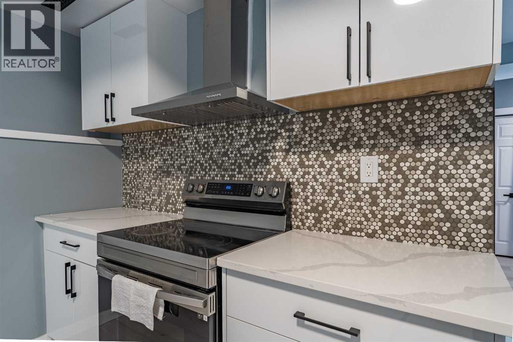 134 Erin Meadow Crescent Se, Calgary, AB - Indoor Photo Showing Kitchen