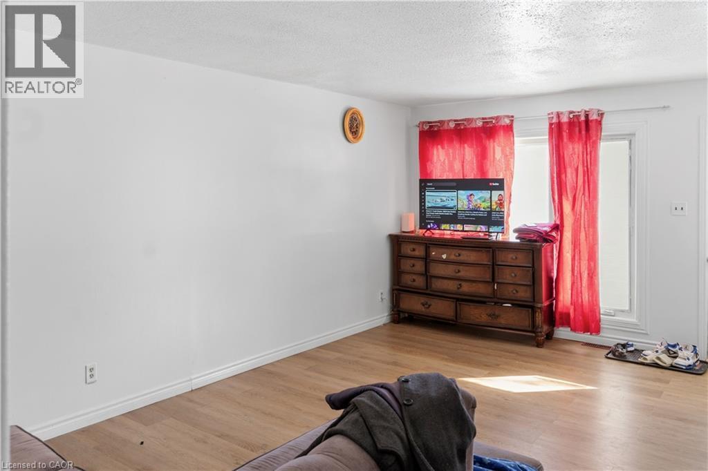 52 Ruby Street, Kitchener, ON - Indoor