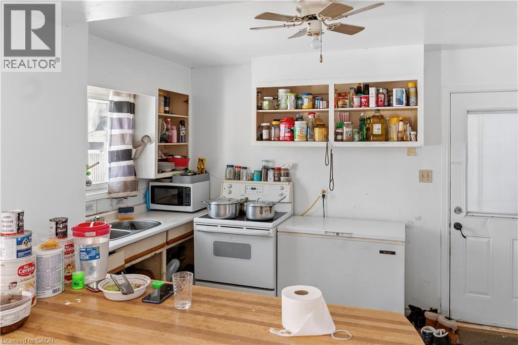 52 Ruby Street, Kitchener, ON - Indoor Photo Showing Laundry Room