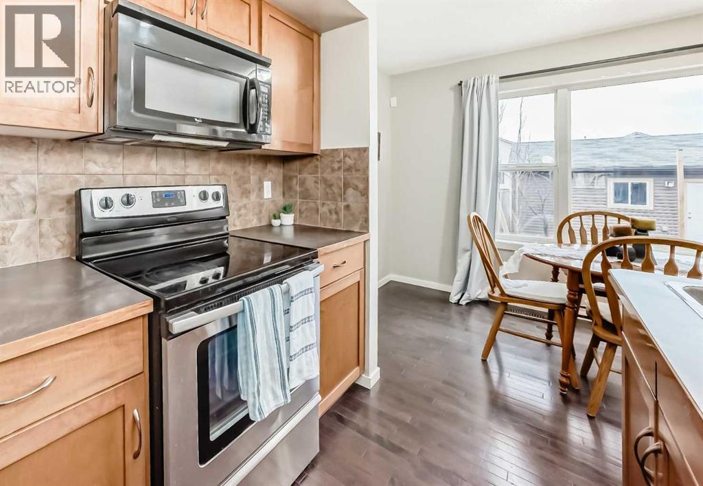 822 Panatella Boulevard Nw, Calgary, AB - Indoor Photo Showing Kitchen
