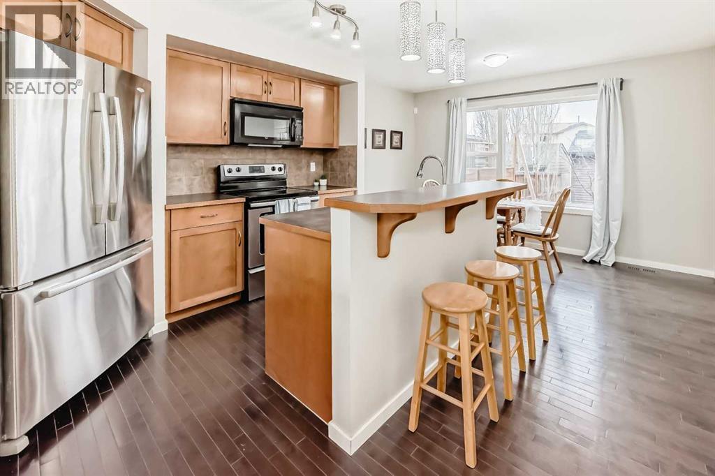 822 Panatella Boulevard Nw, Calgary, AB - Indoor Photo Showing Kitchen