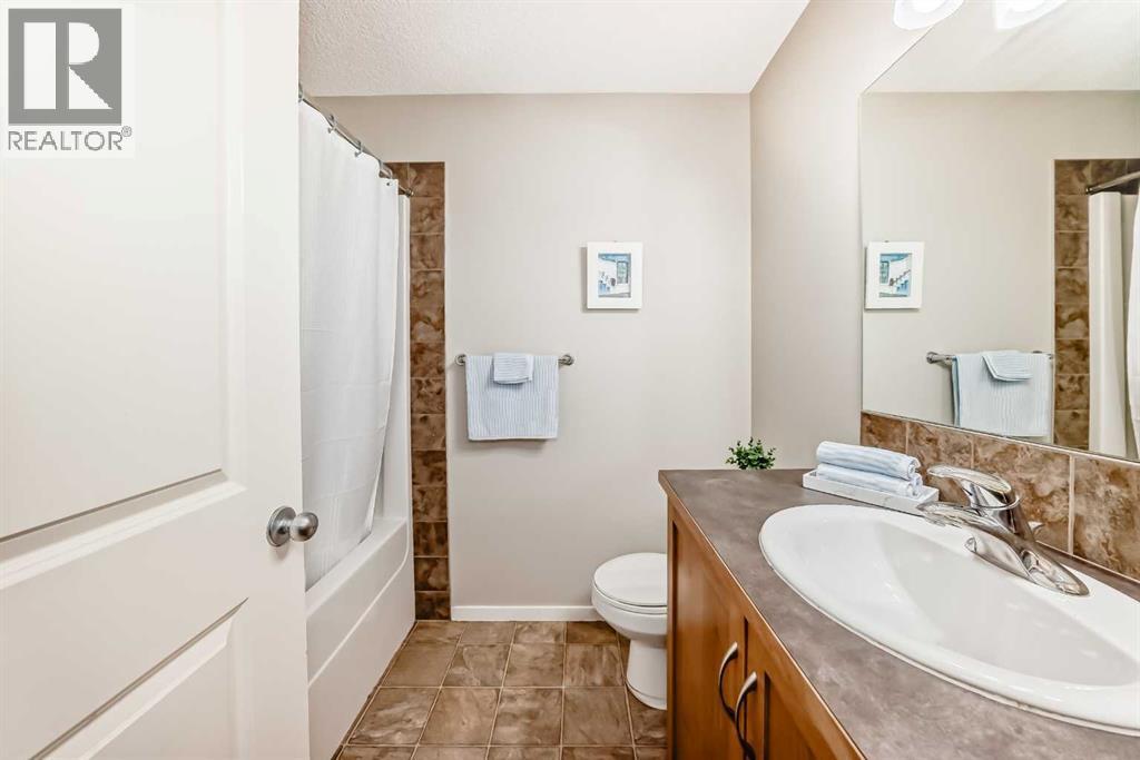 822 Panatella Boulevard Nw, Calgary, AB - Indoor Photo Showing Bathroom