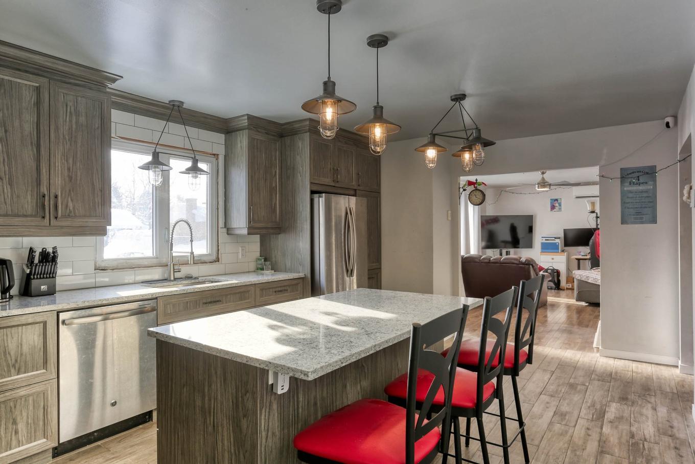 Overall view - 170 127E Rue, Shawinigan, QC - Indoor Photo Showing Kitchen With Upgraded Kitchen