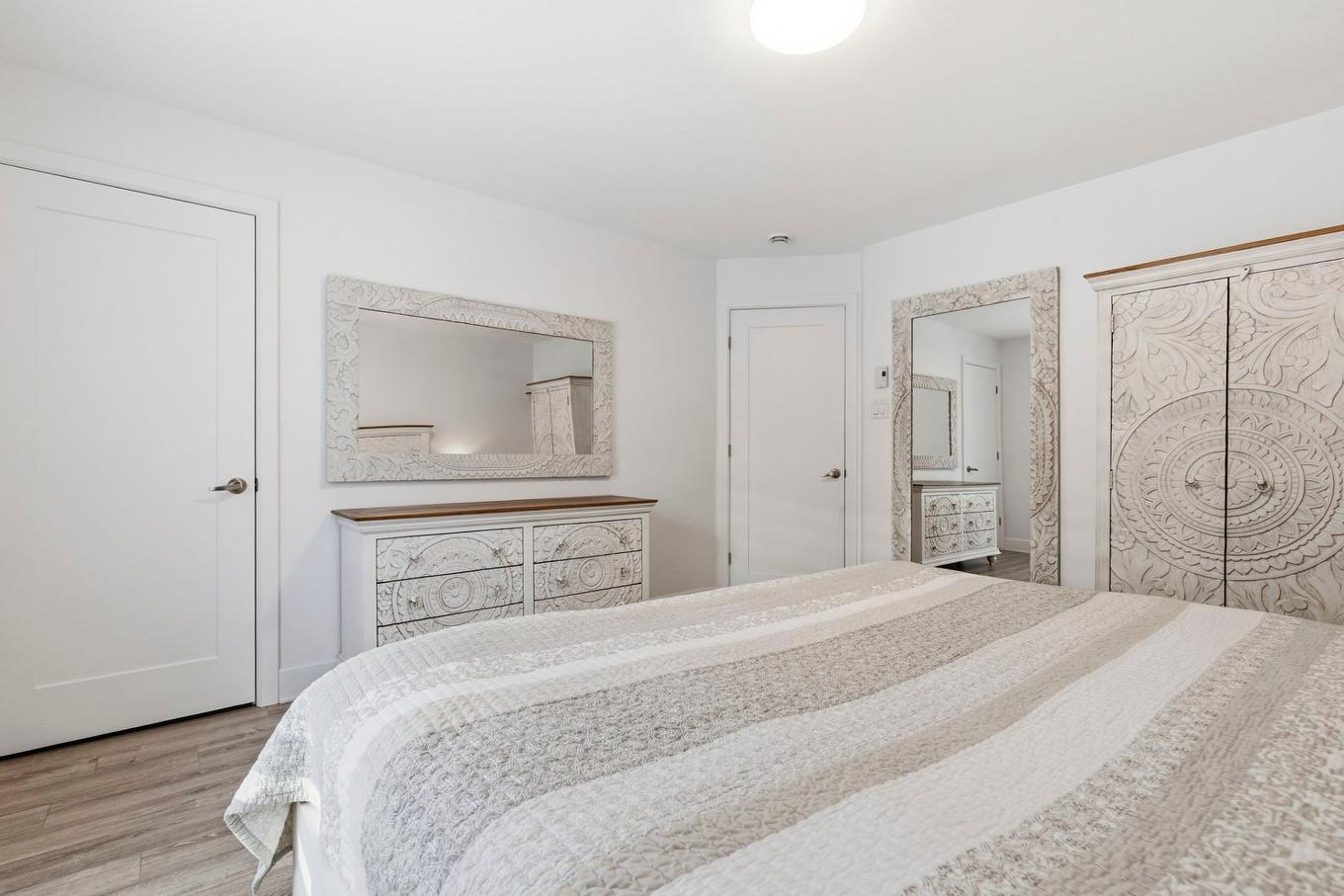 Primary bedroom - 2-269 Rue Prévert, Saint-Basile-Le-Grand, QC - Indoor Photo Showing Bedroom