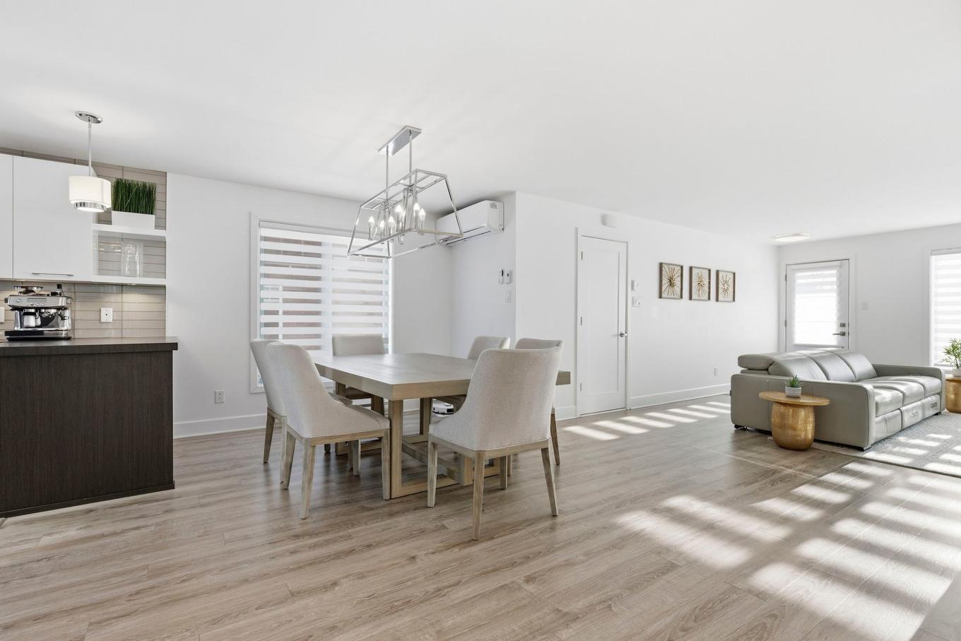 Dining room - 2-269 Rue Prévert, Saint-Basile-Le-Grand, QC - Indoor