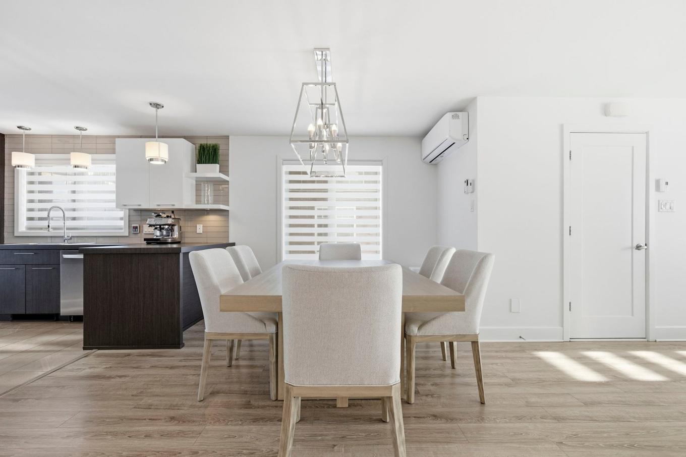 Dining room - 2-269 Rue Prévert, Saint-Basile-Le-Grand, QC - Indoor Photo Showing Dining Room