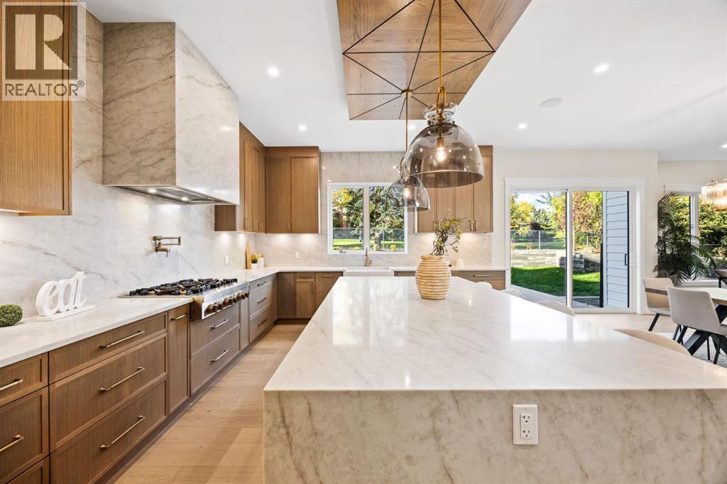 620 Varsity Estates Crescent Nw, Calgary, AB - Indoor Photo Showing Kitchen With Upgraded Kitchen