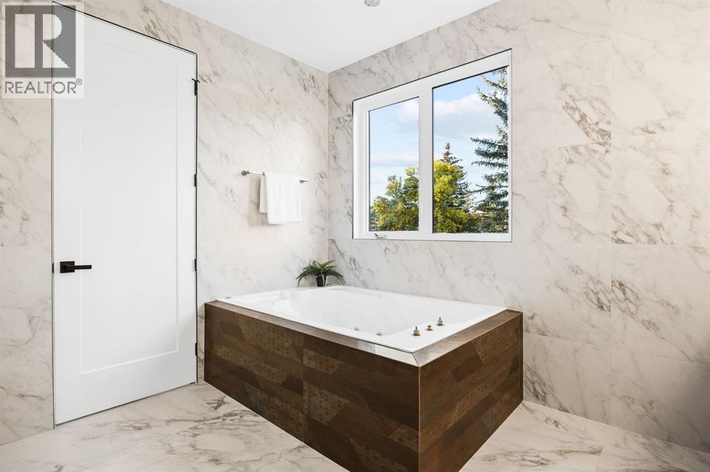 620 Varsity Estates Crescent Nw, Calgary, AB - Indoor Photo Showing Bathroom