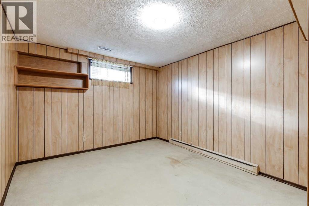 5611 Maidstone Crescent Ne, Calgary, AB - Indoor Photo Showing Other Room