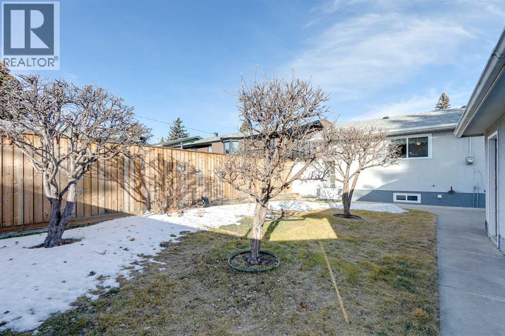 5611 Maidstone Crescent Ne, Calgary, AB - Outdoor