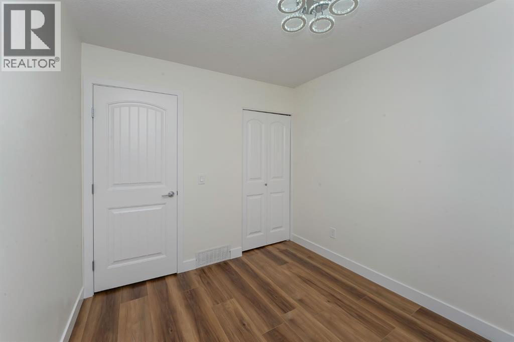 140 Whitworth Way, Calgary, AB - Indoor Photo Showing Other Room