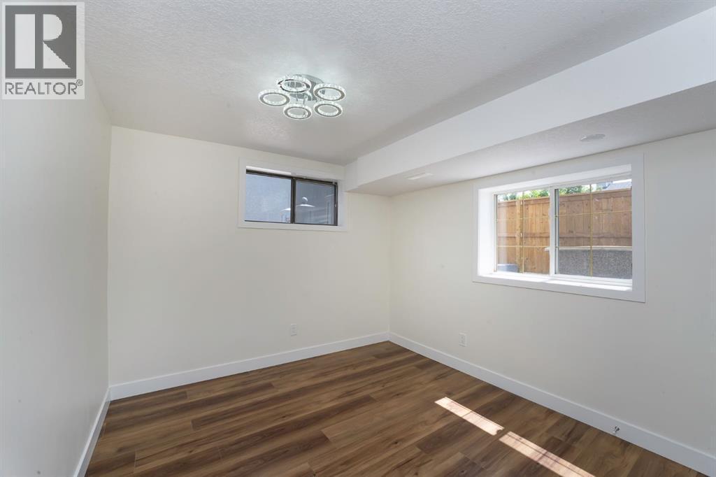 140 Whitworth Way, Calgary, AB - Indoor Photo Showing Other Room
