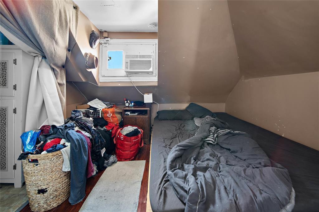 45 Furby Street, Winnipeg, MB - Indoor Photo Showing Bedroom