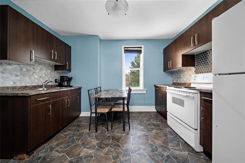 45 Furby Street, Winnipeg, MB - Indoor Photo Showing Kitchen