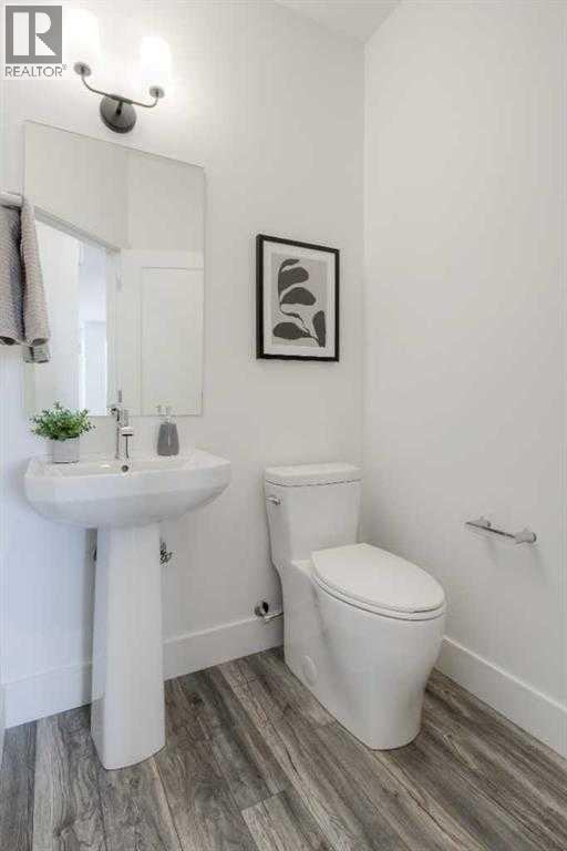 4329 28 Avenue S, Lethbridge, AB - Indoor Photo Showing Bathroom