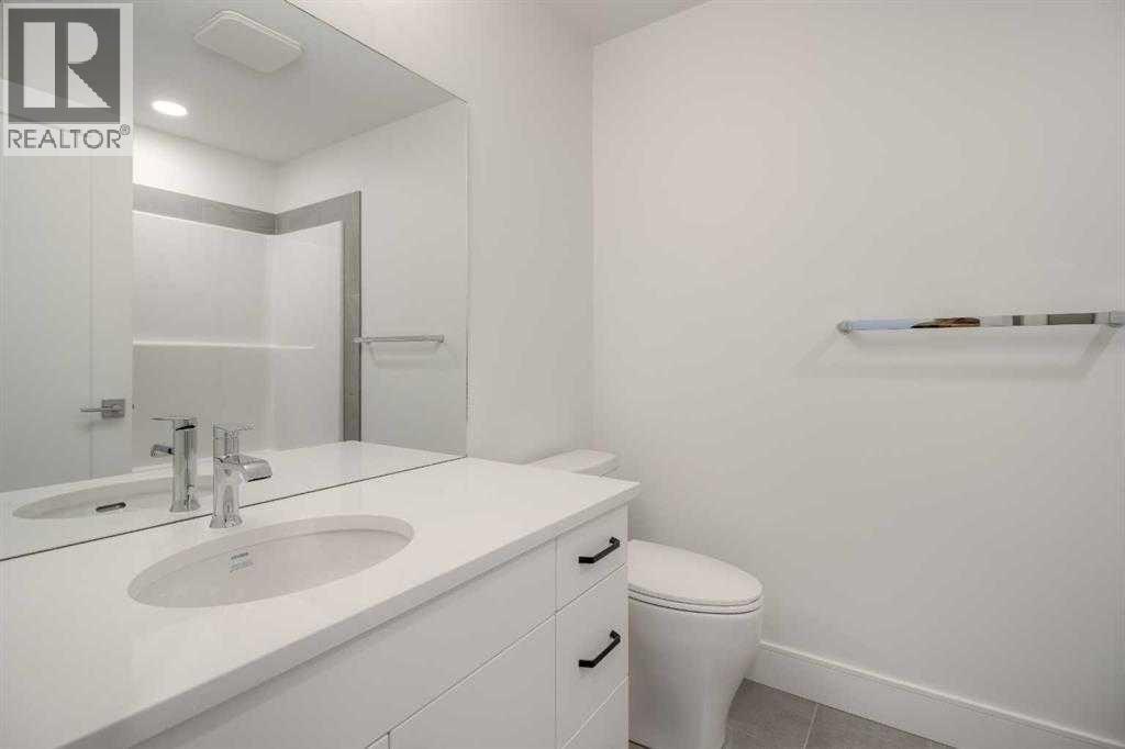 4329 28 Avenue S, Lethbridge, AB - Indoor Photo Showing Bathroom