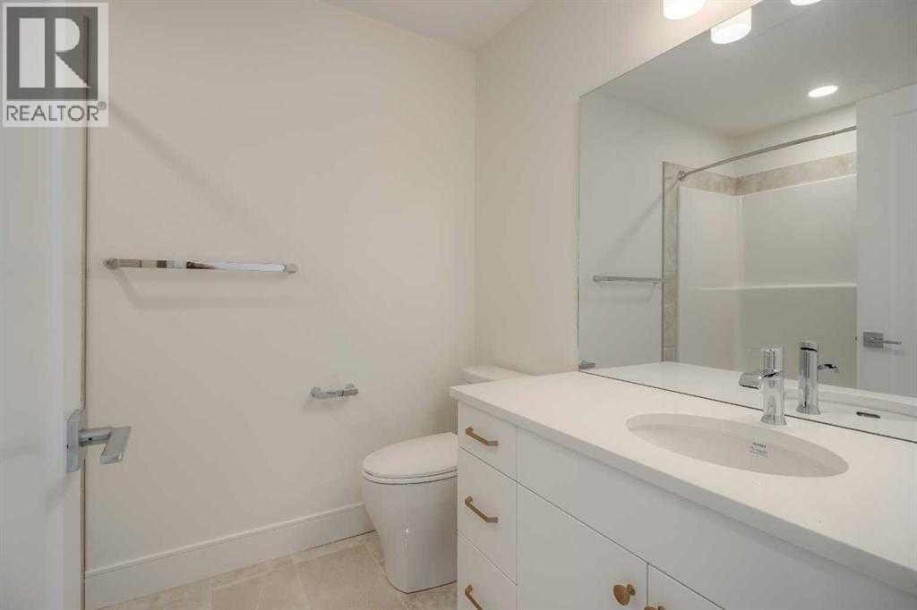 4333 28 Avenue S, Lethbridge, AB - Indoor Photo Showing Bathroom