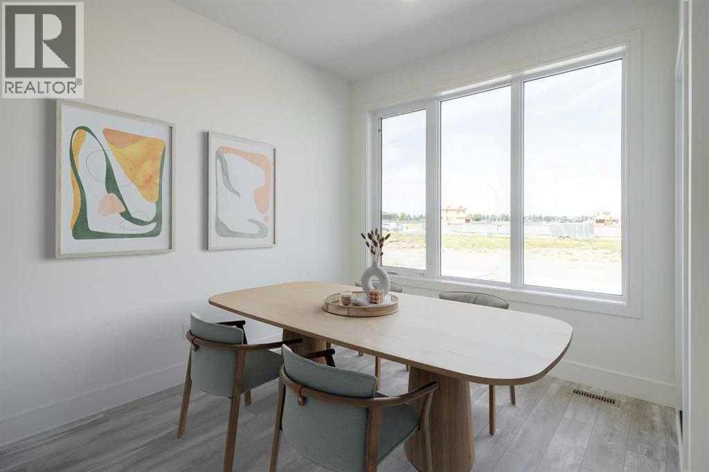 4333 28 Avenue S, Lethbridge, AB - Indoor Photo Showing Dining Room