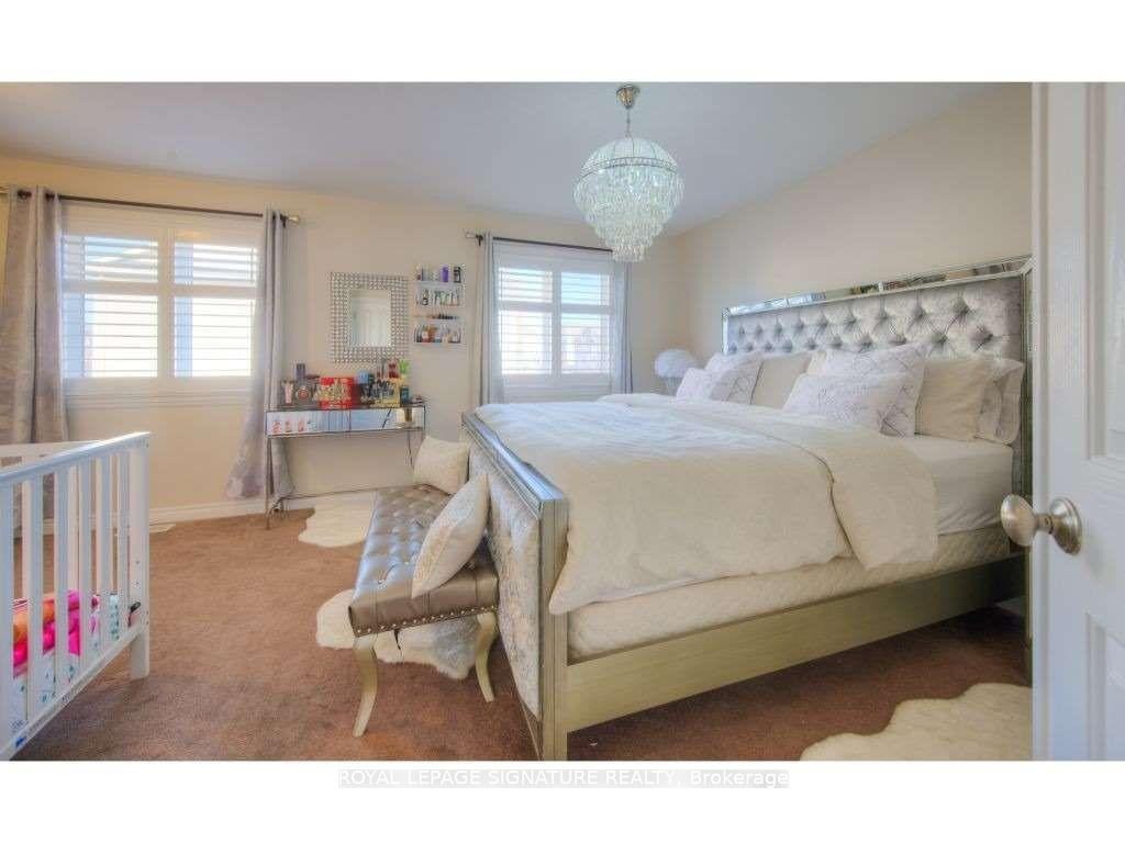 30 Pumpkin Pass, Hamilton, ON - Indoor Photo Showing Bedroom
