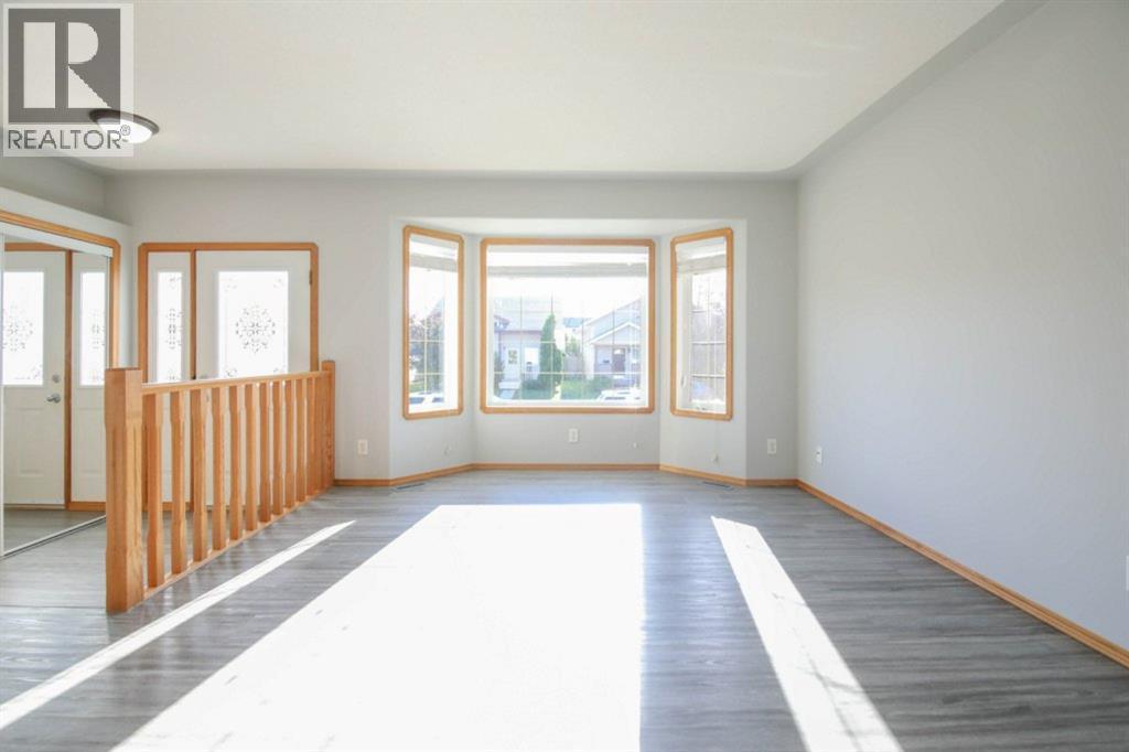 33 Duckering Close, Red Deer, AB - Indoor Photo Showing Other Room