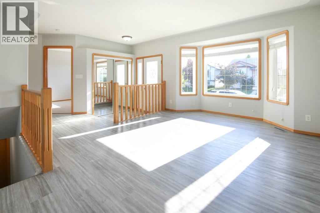 33 Duckering Close, Red Deer, AB - Indoor Photo Showing Other Room