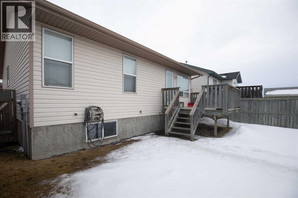 33 Duckering Close, Red Deer, AB - Outdoor With Exterior