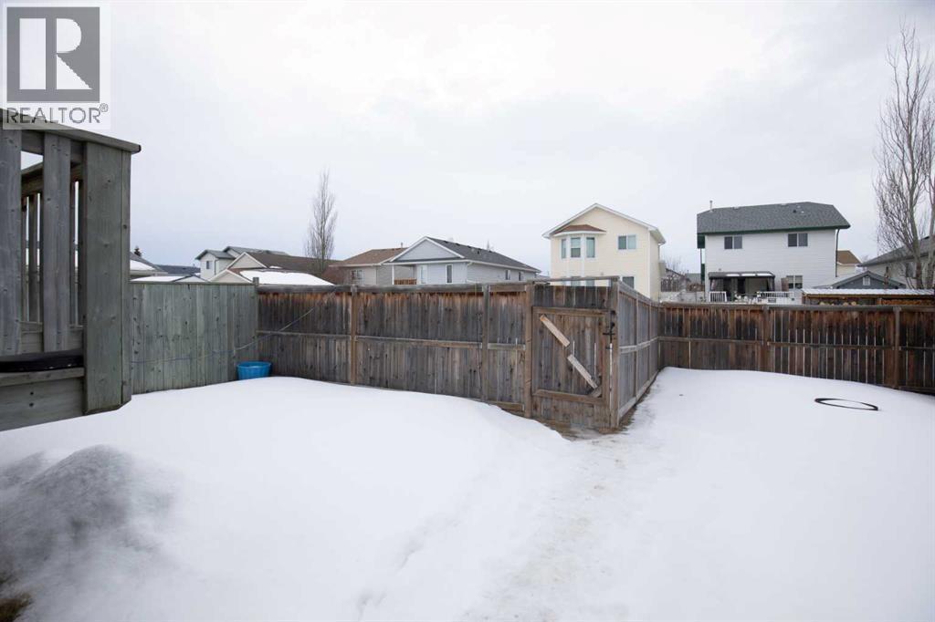 33 Duckering Close, Red Deer, AB - Outdoor