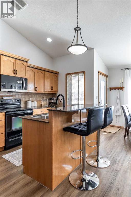 367 Ranchlands Boulevard Ne, Medicine Hat, AB - Indoor Photo Showing Kitchen
