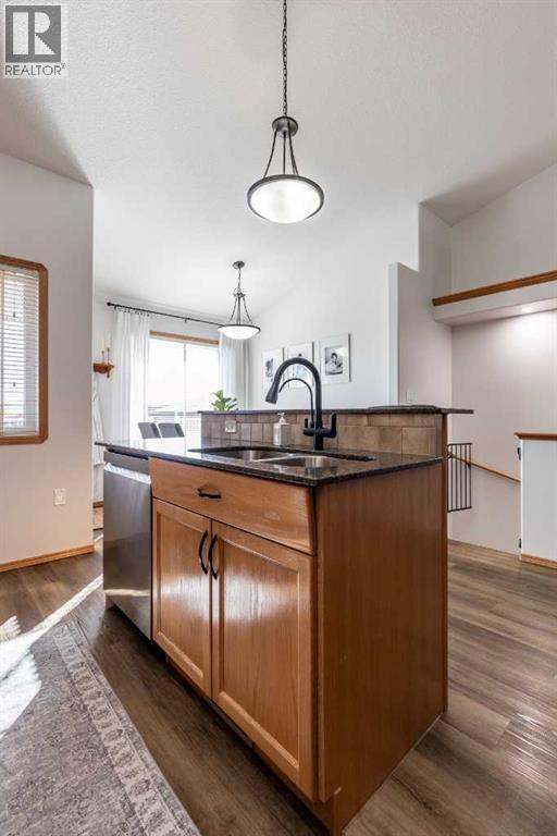 367 Ranchlands Boulevard Ne, Medicine Hat, AB - Indoor Photo Showing Kitchen