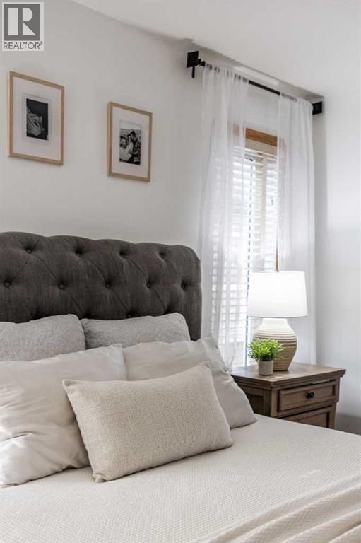 367 Ranchlands Boulevard Ne, Medicine Hat, AB - Indoor Photo Showing Bedroom