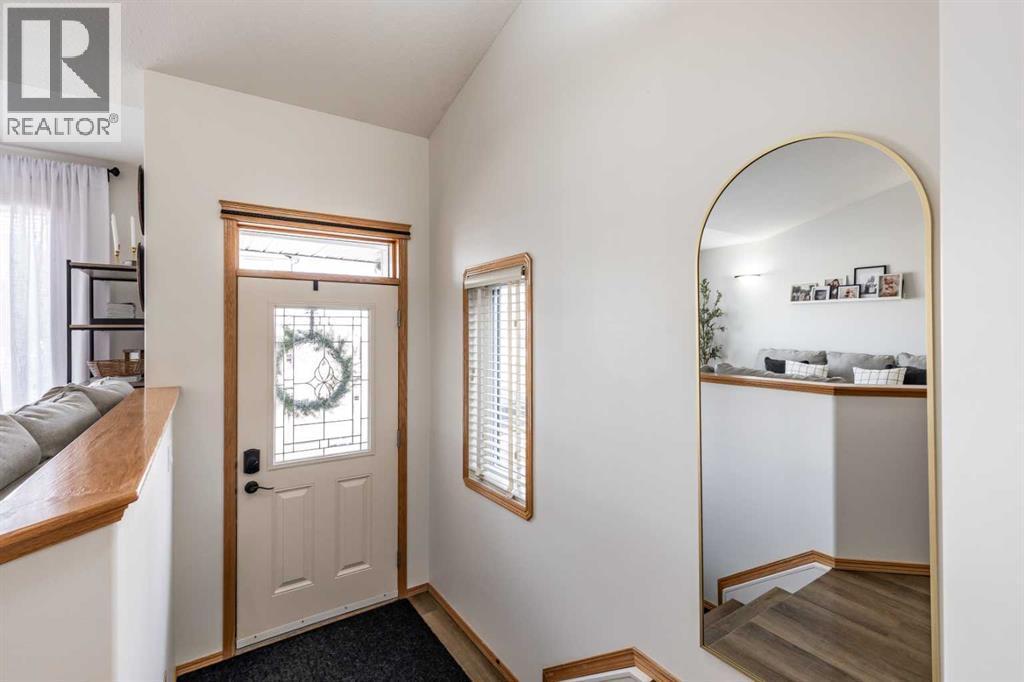 367 Ranchlands Boulevard Ne, Medicine Hat, AB - Indoor Photo Showing Other Room