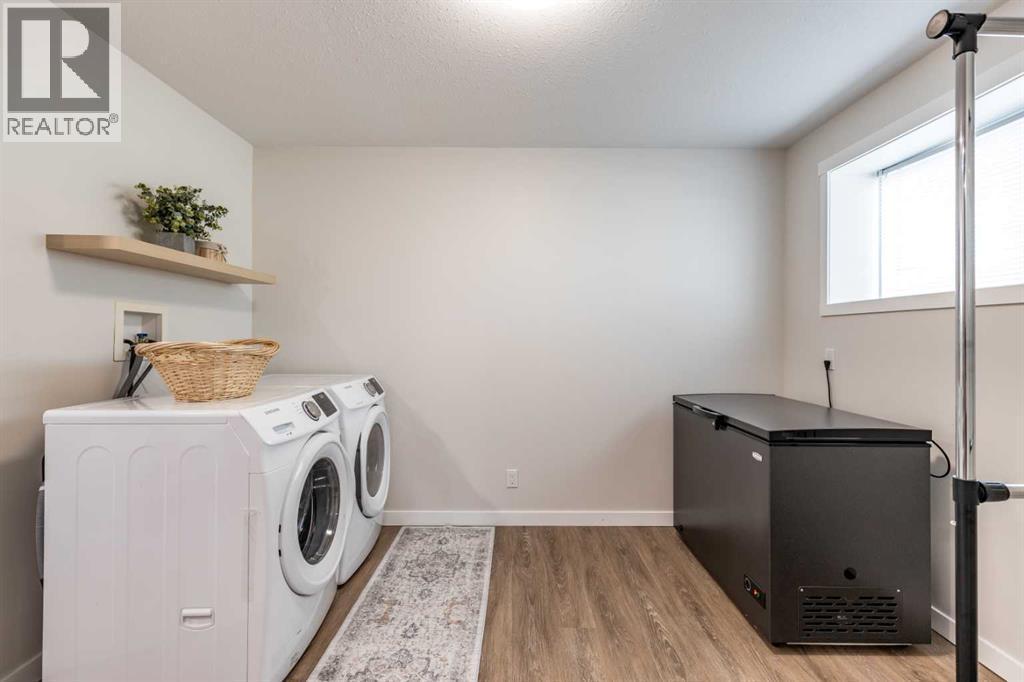 367 Ranchlands Boulevard Ne, Medicine Hat, AB - Indoor Photo Showing Laundry Room