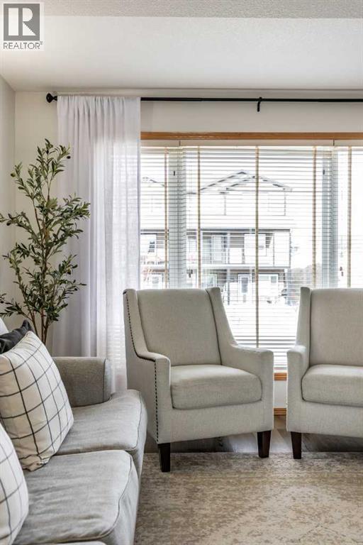 367 Ranchlands Boulevard Ne, Medicine Hat, AB - Indoor Photo Showing Living Room
