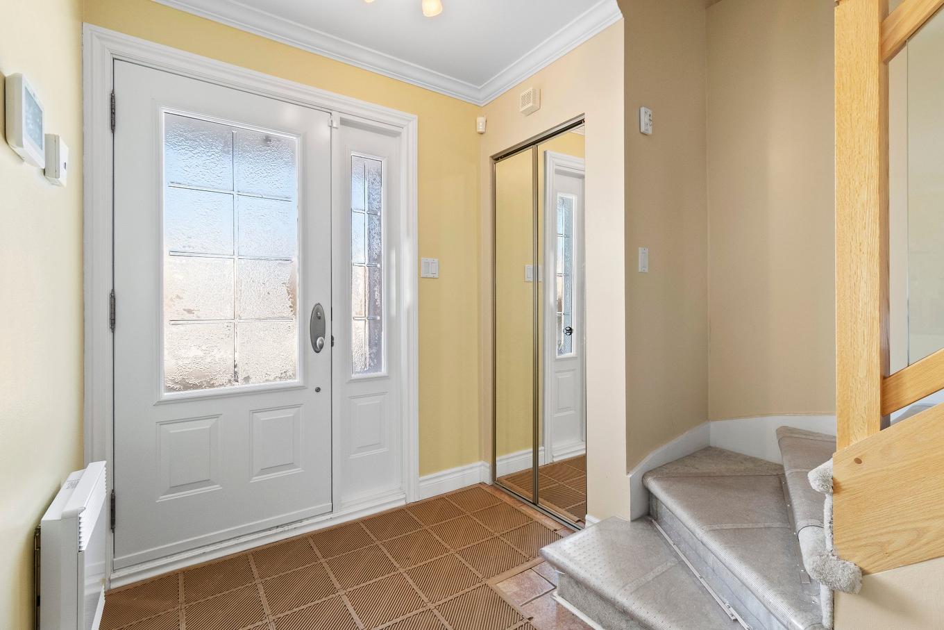 Hall d'entrée/Vestibule - 1381 Boul. Gaétan-Boucher, Longueuil (Saint-Hubert), QC - Indoor Photo Showing Other Room