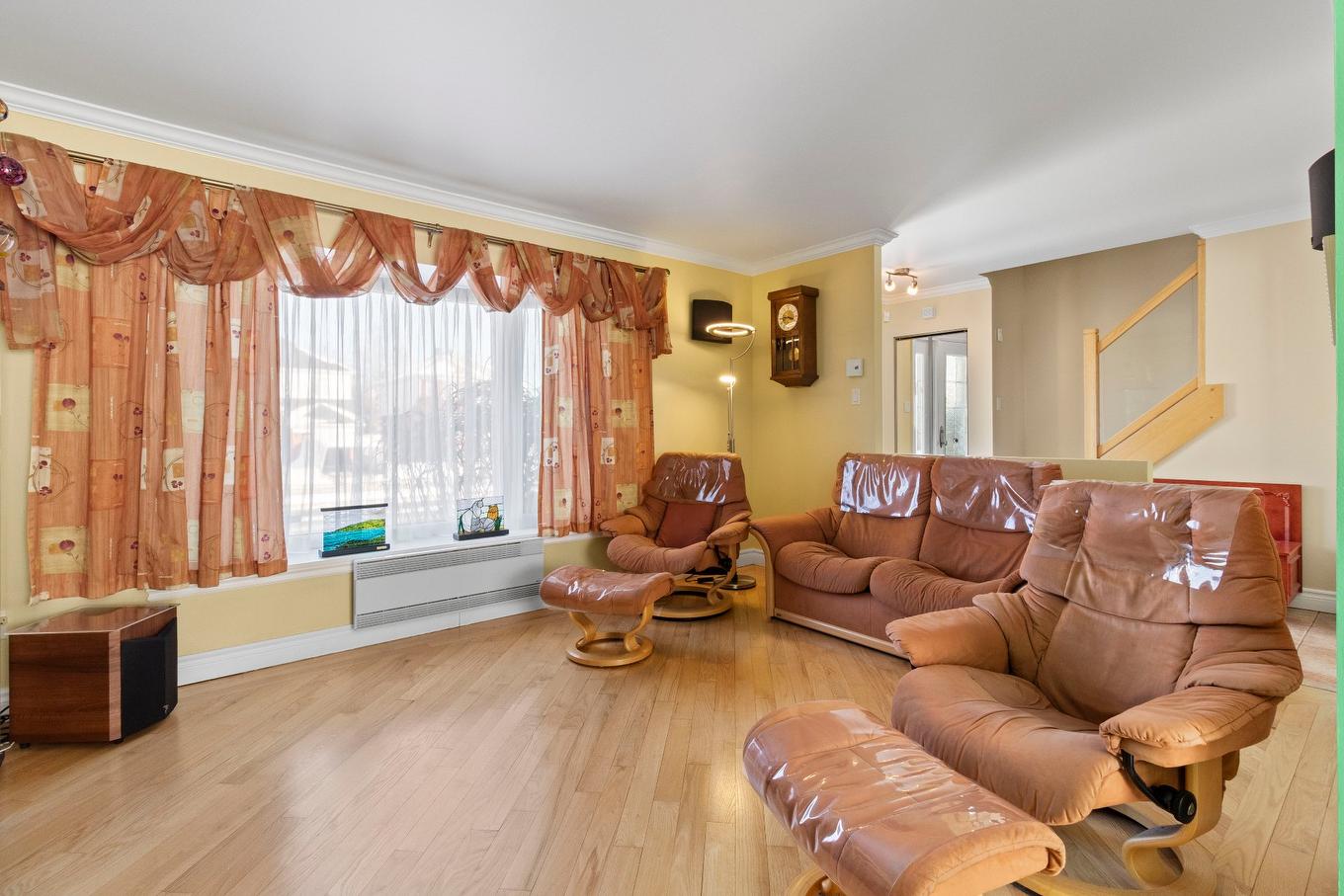 Salon - 1381 Boul. Gaétan-Boucher, Longueuil (Saint-Hubert), QC - Indoor Photo Showing Living Room