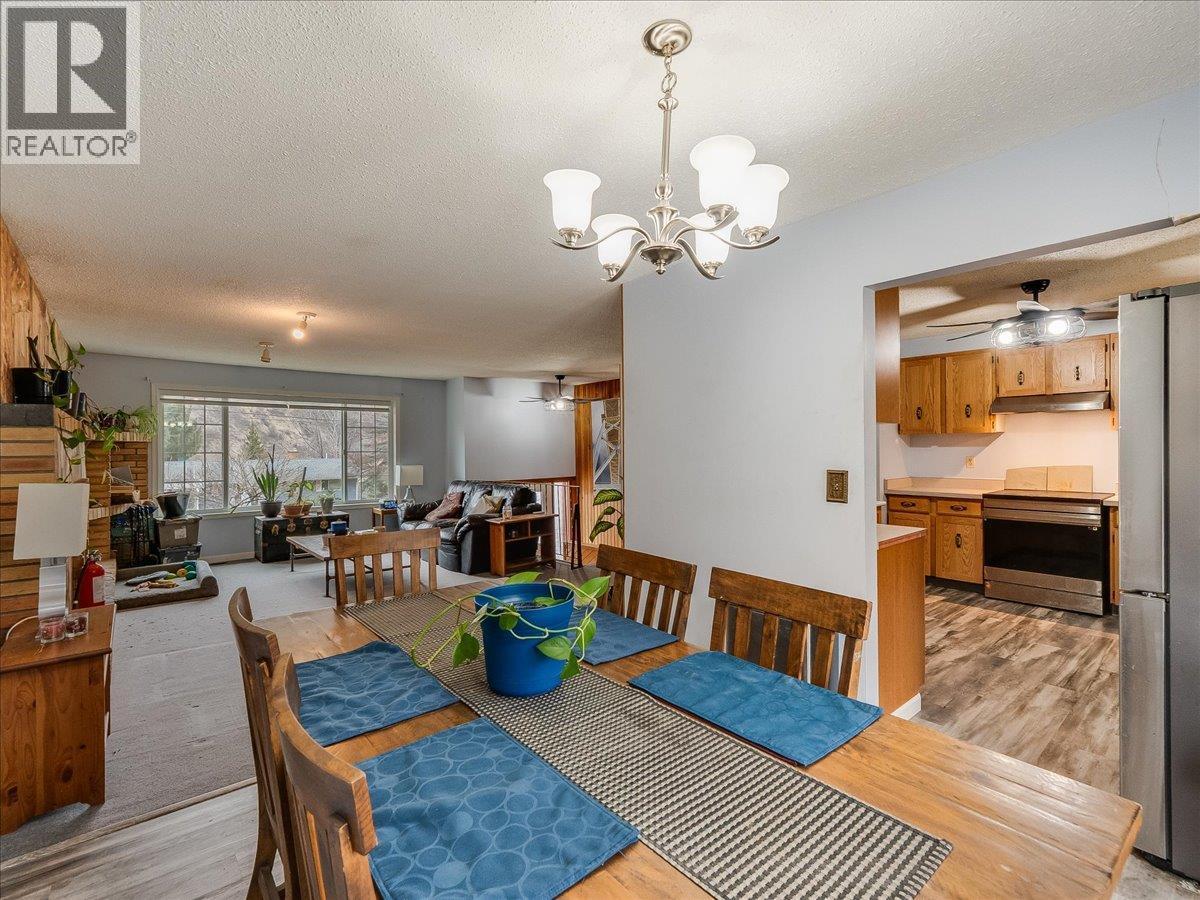 522 3Rd Avenue, Rivervale, BC - Indoor Photo Showing Dining Room