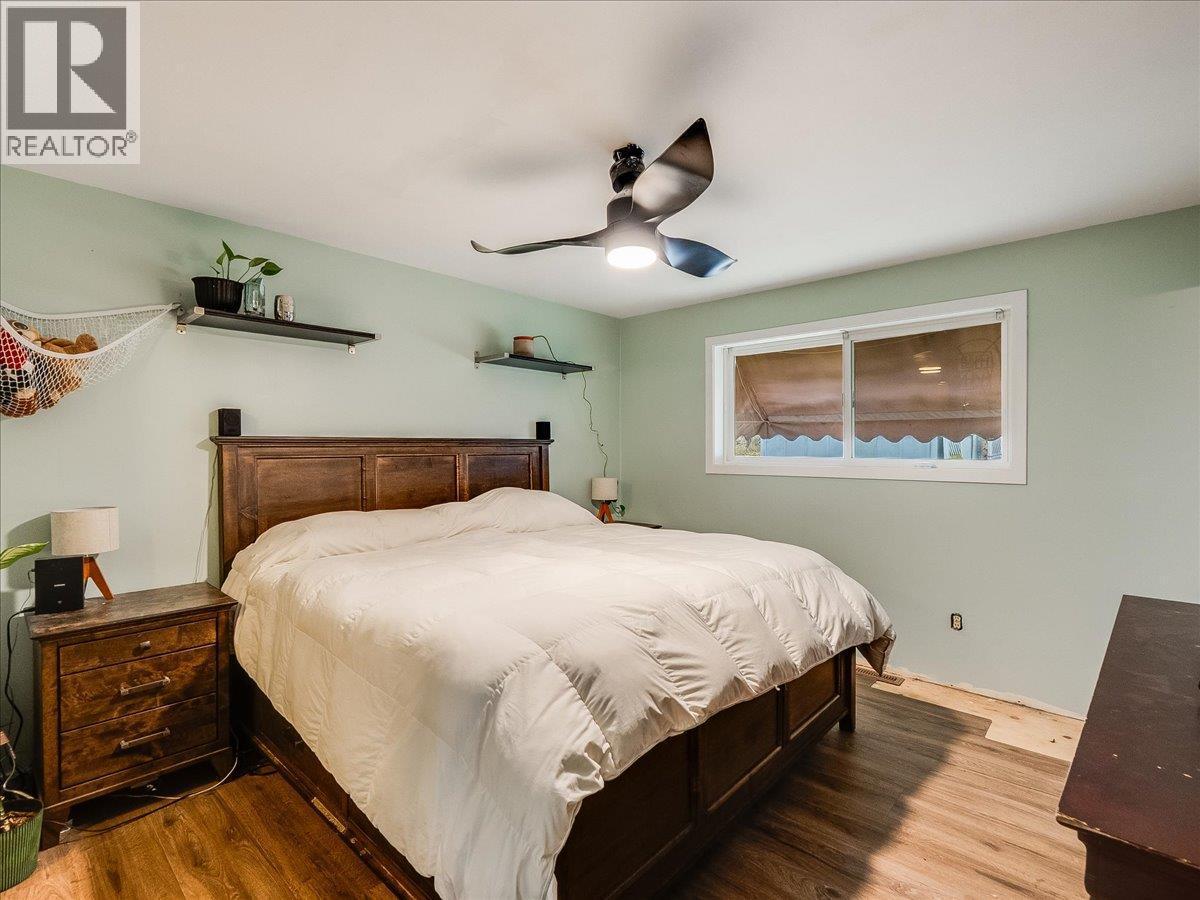 522 3Rd Avenue, Rivervale, BC - Indoor Photo Showing Bedroom